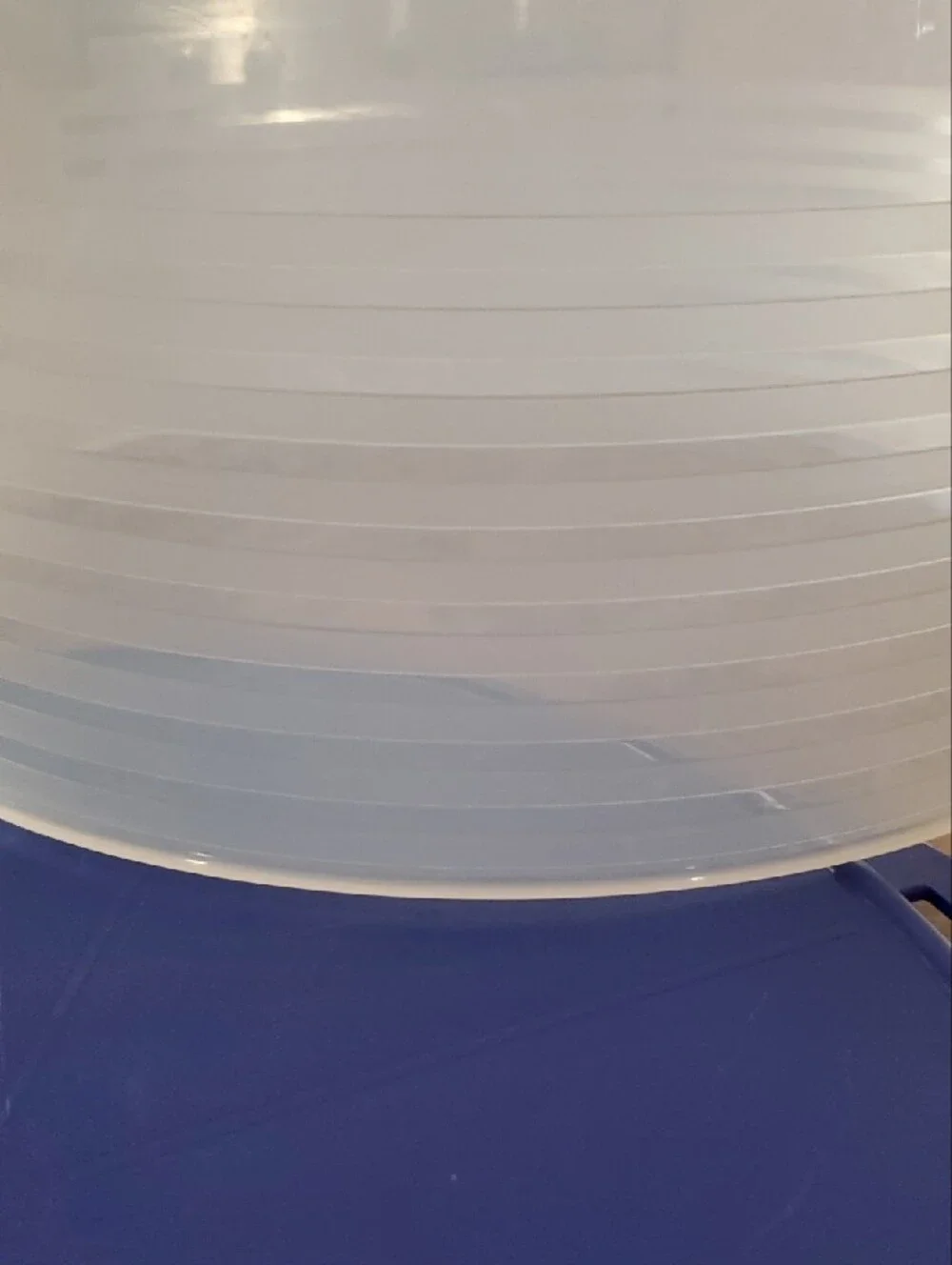White Plastic Cake Carrier with Handle